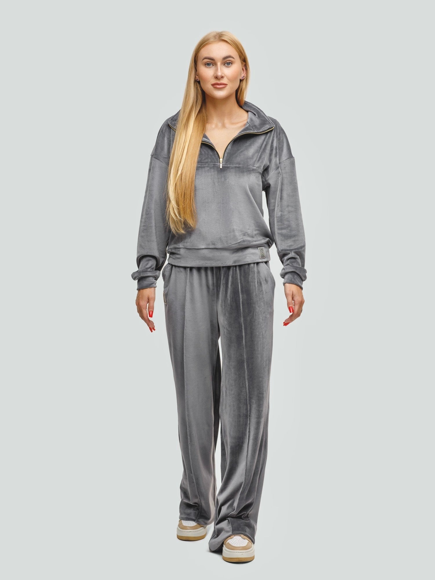 Veliūrinis laisvalaikio kostiumas "Soft shine grey"