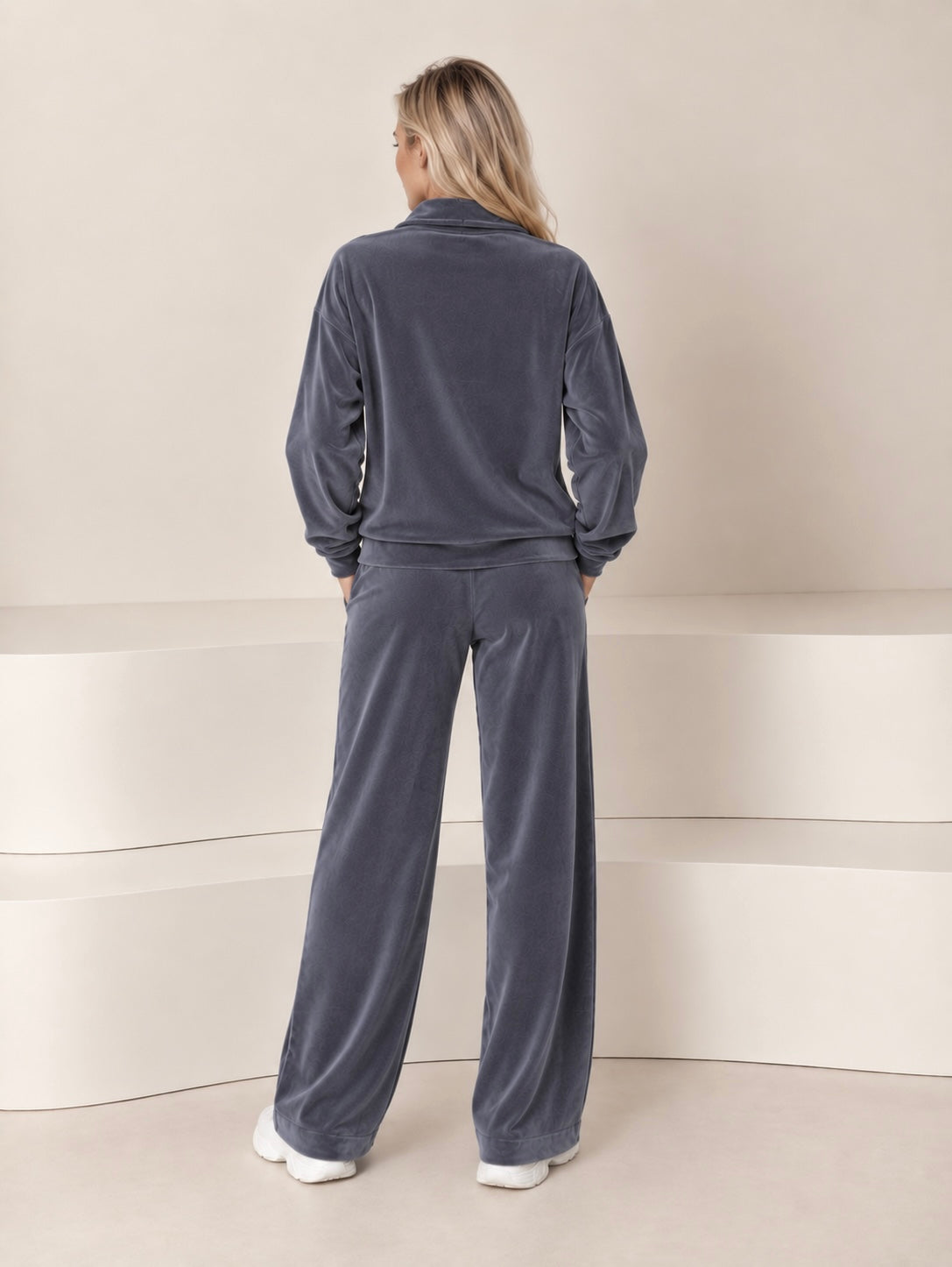 Veliūrinis laisvalaikio kostiumas "Soft shine blue grey"