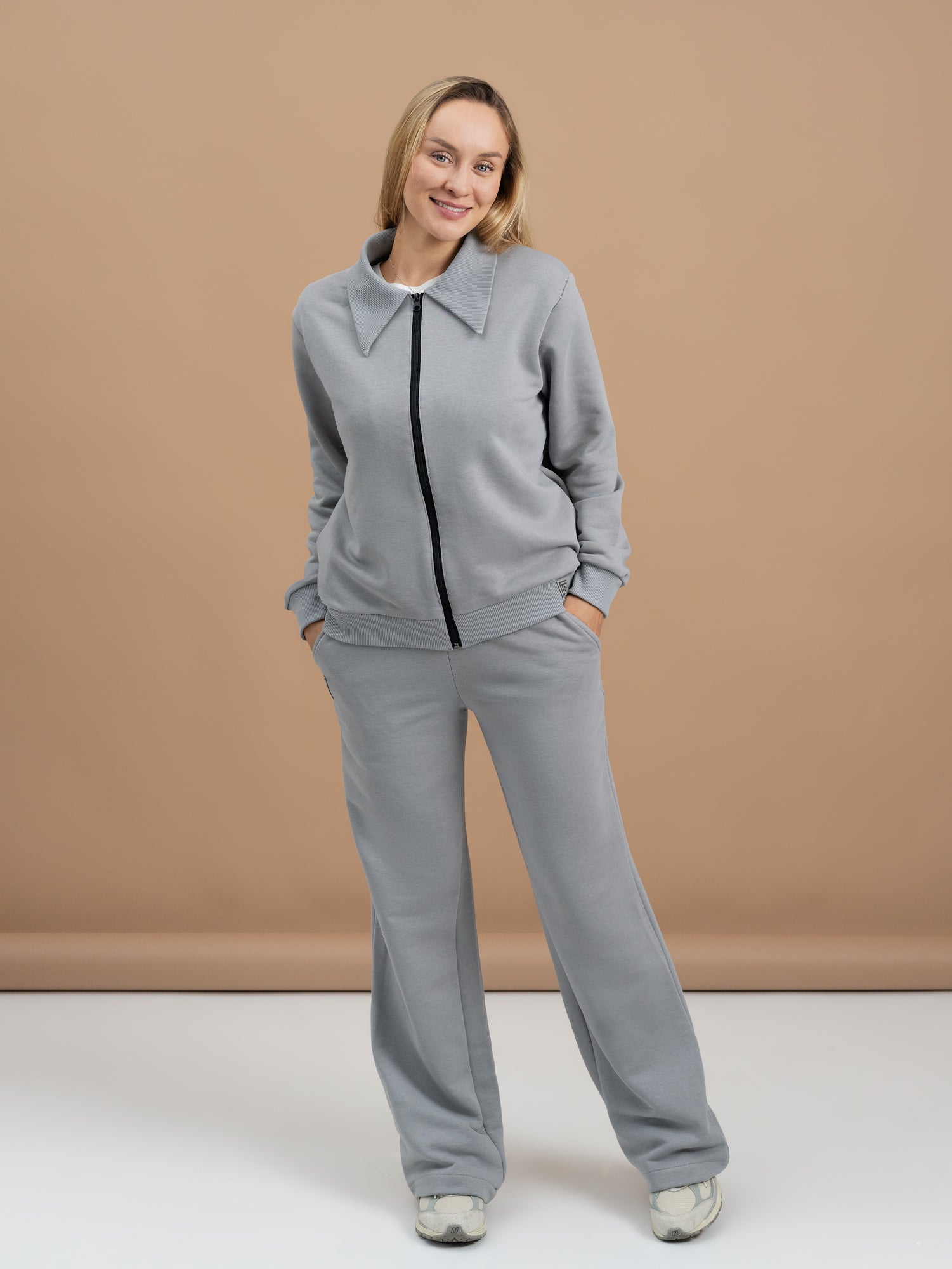 Laisvalaikio kostiumas "Flow" grey