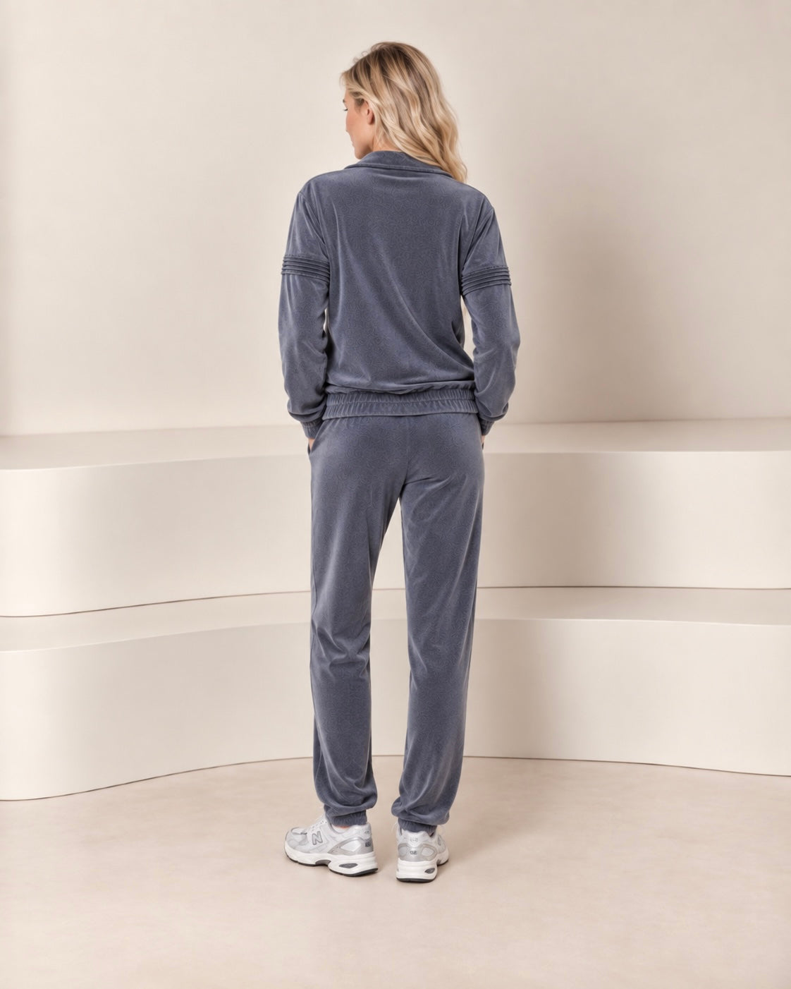 Veliūrinis laisvalaikio kostiumas "Soft blue grey"
