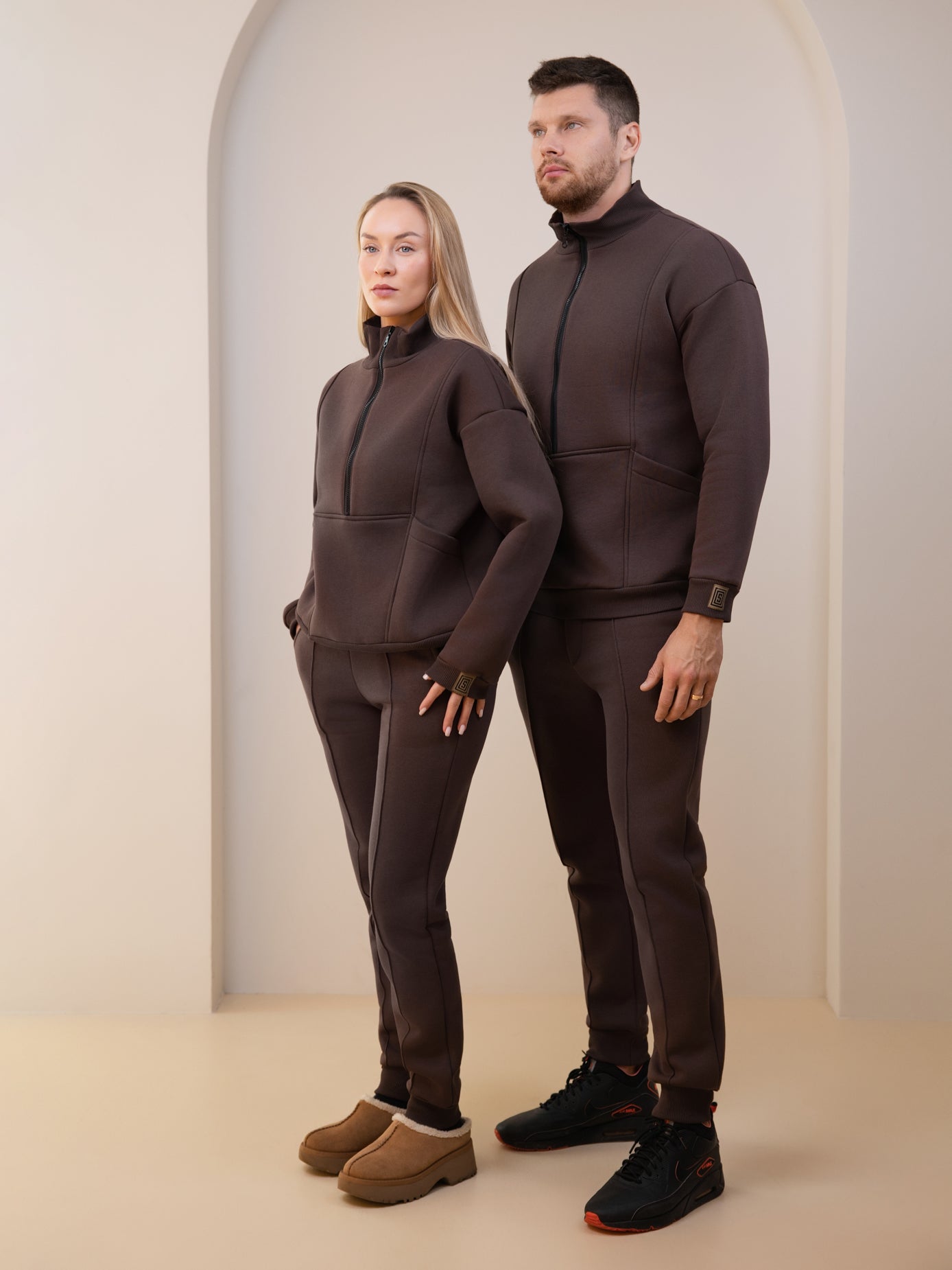 Šokoladinis laisvalaikio kostiumas "Luxury" su pūkeliu