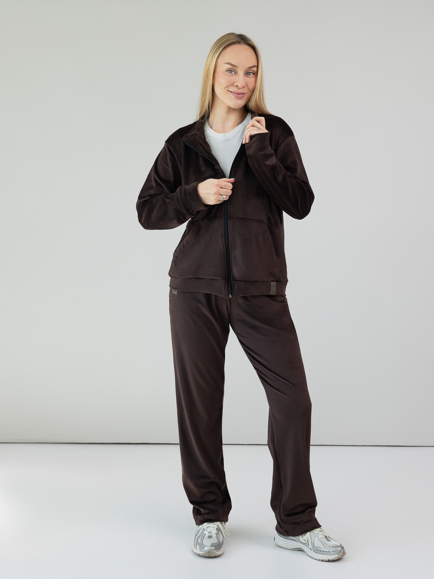 Velvet Tracksuit "Soft glow chocolate" 