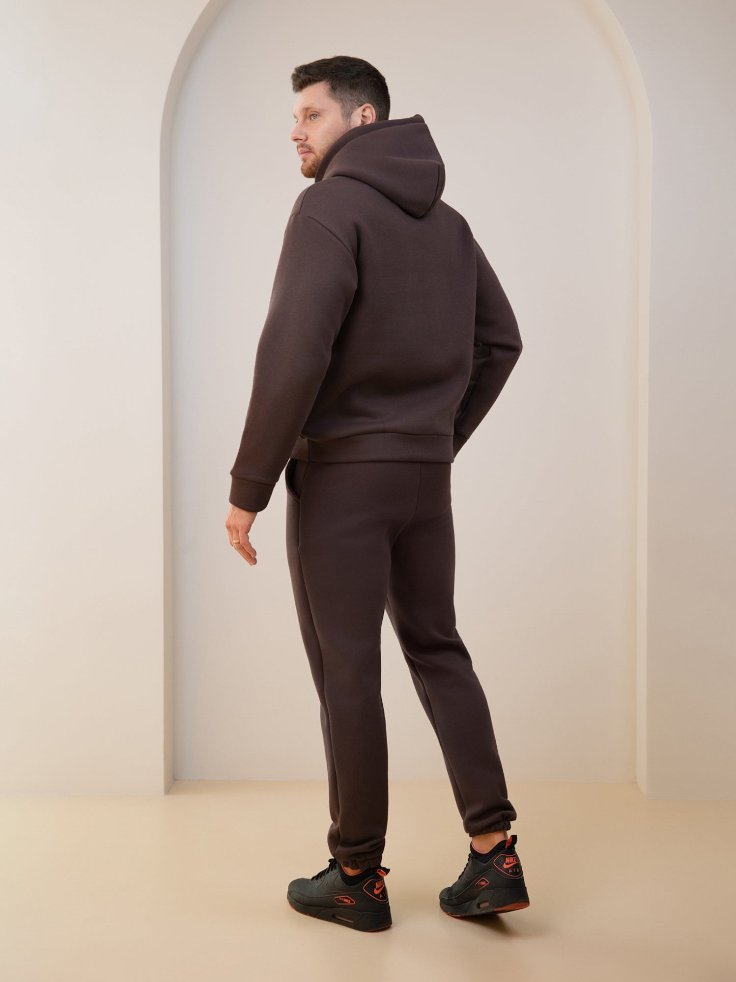 Šokoladinis laisvalaikio kostiumas "Comfort" su pūkeliu