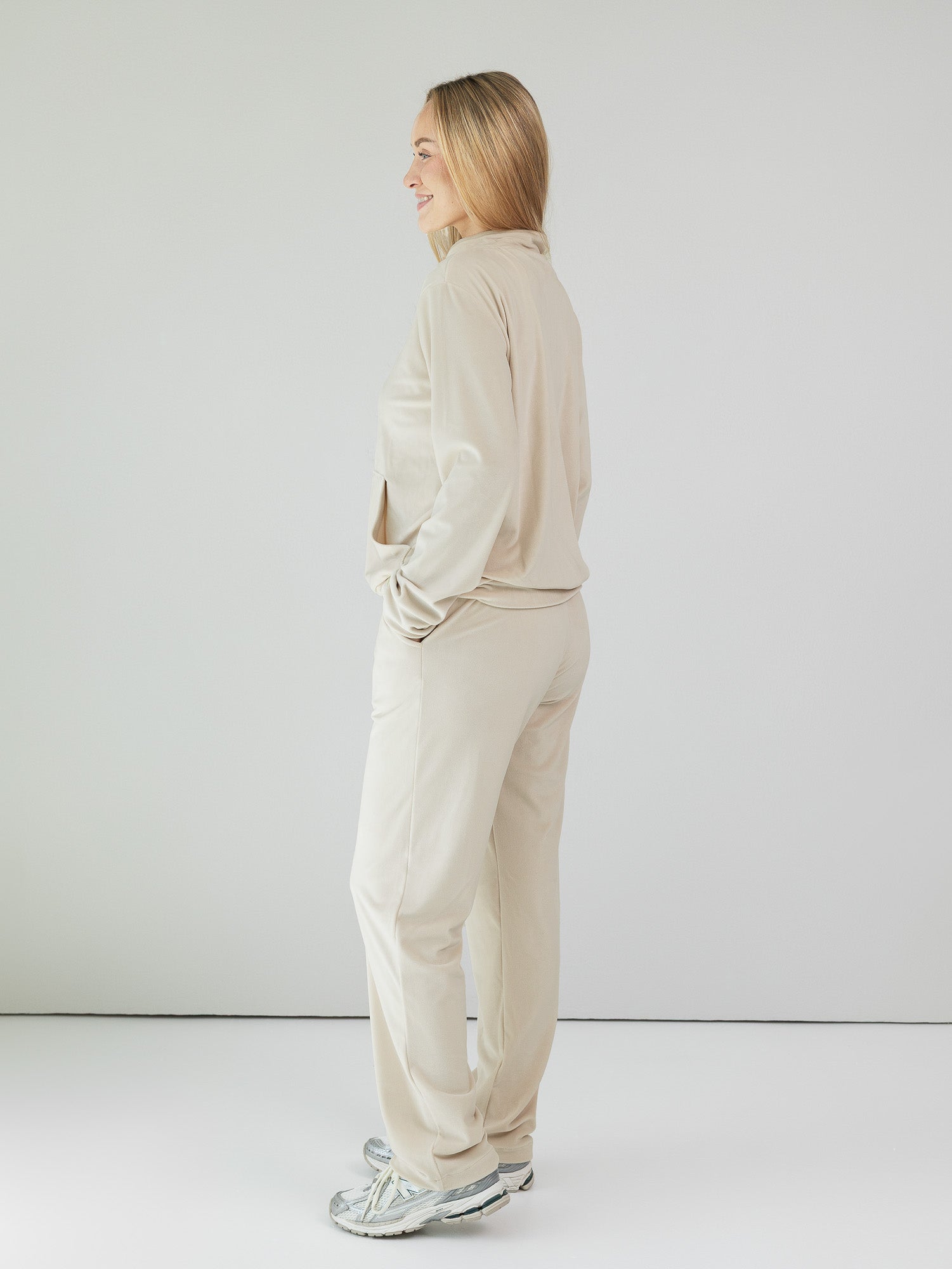 Velvet Tracksuit "Soft glow grey" (Copy) 