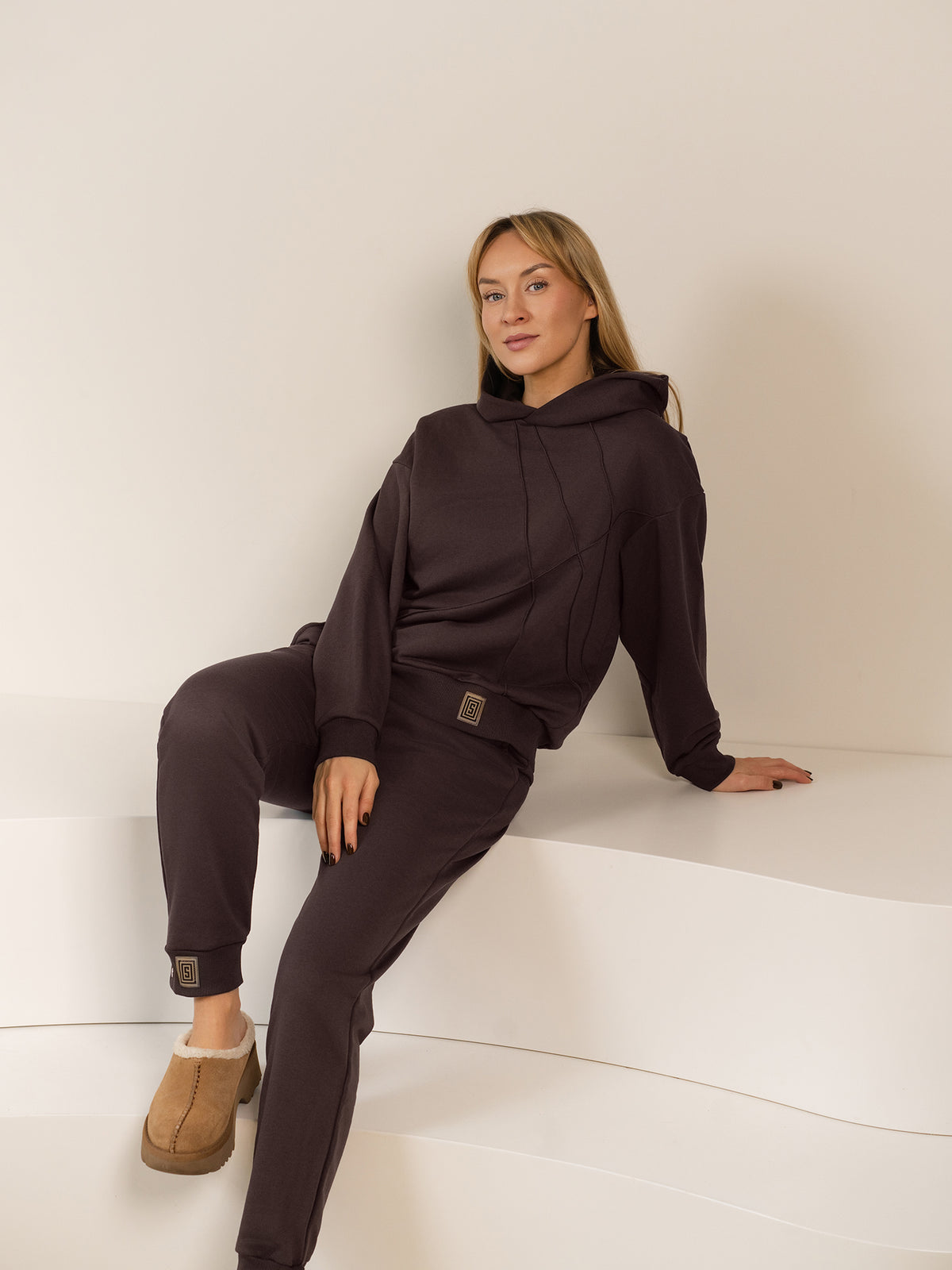 Rudas laisvalaikio kostiumas "Comfort" be pūkelio