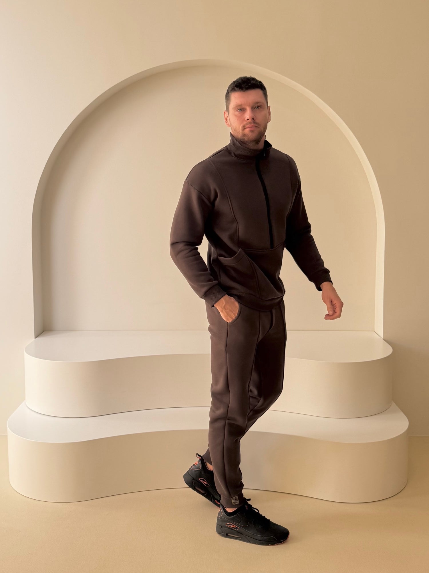 Šokoladinis laisvalaikio kostiumas "Luxury" su pūkeliu