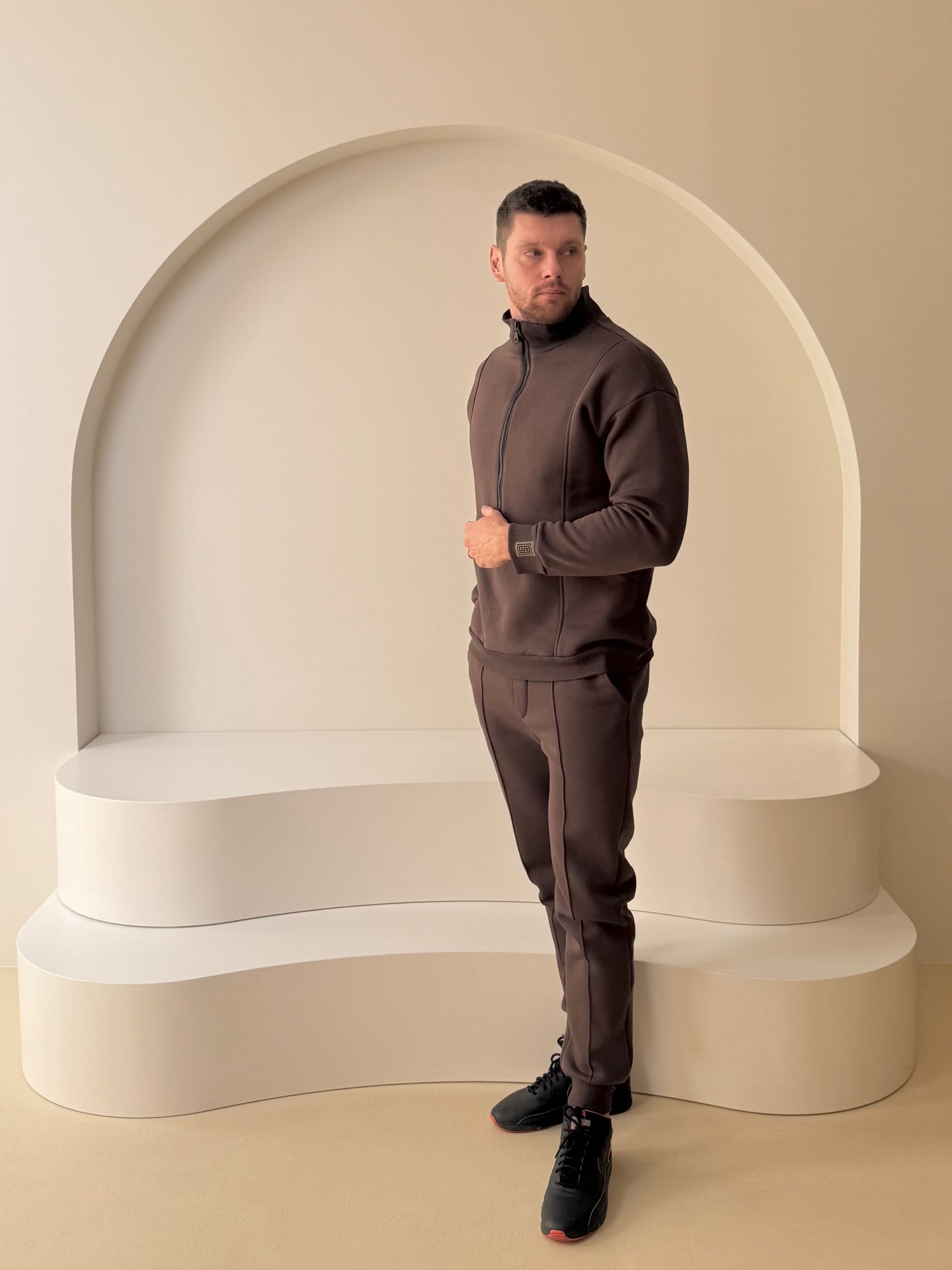 Šokoladinis laisvalaikio kostiumas "Luxury" su pūkeliu