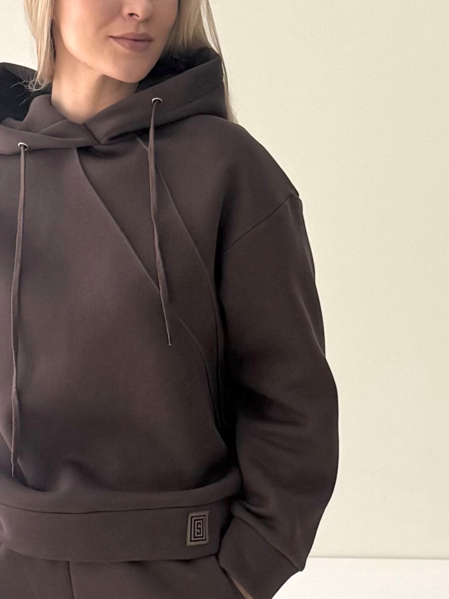 Šokoladinis laisvalaikio kostiumas "Comfort" su pūkeliu